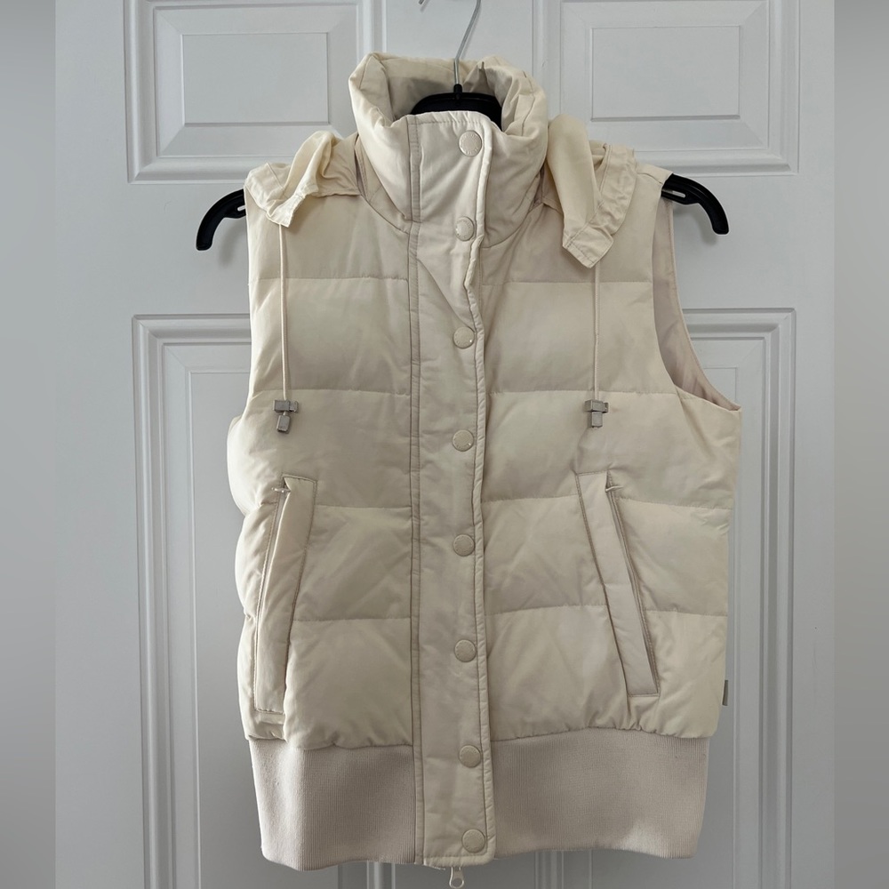 Banana Republic Puffer Vest Jacket Cream Color Women’s Size XS Pre-Owned